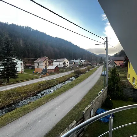 3izbovy Rodinny Dom S Krbom